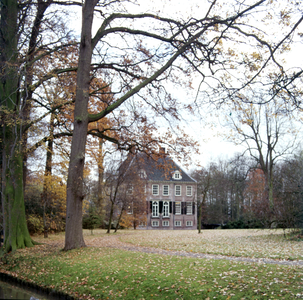 846141 Gezicht op het huis Rijnhuizen te Nieuwegein.